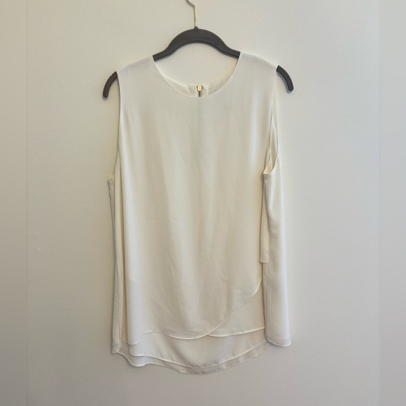 Chico’s Elegant White Flowy Women's Sleeveless Top Size 2 - Picture 1 of 6
